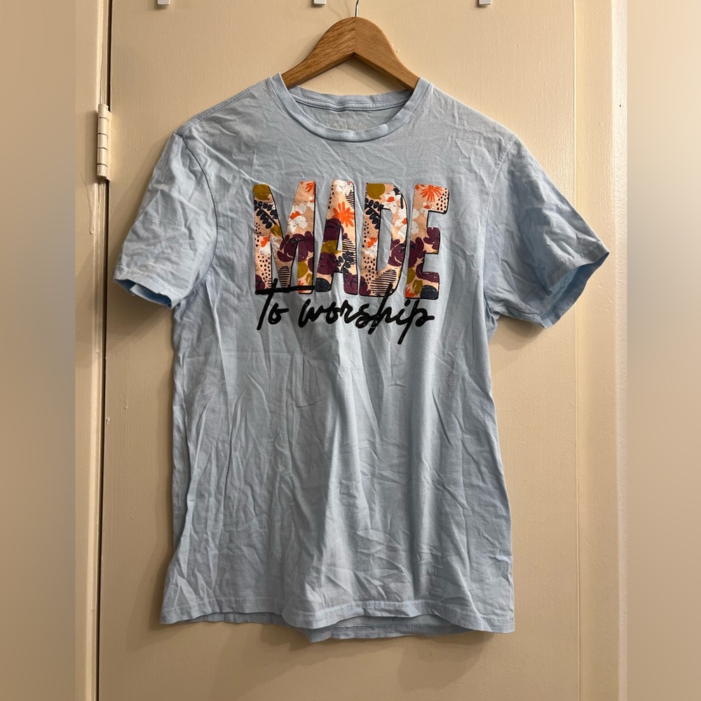 Love in Faith T-shirt Made to Worship Medium M